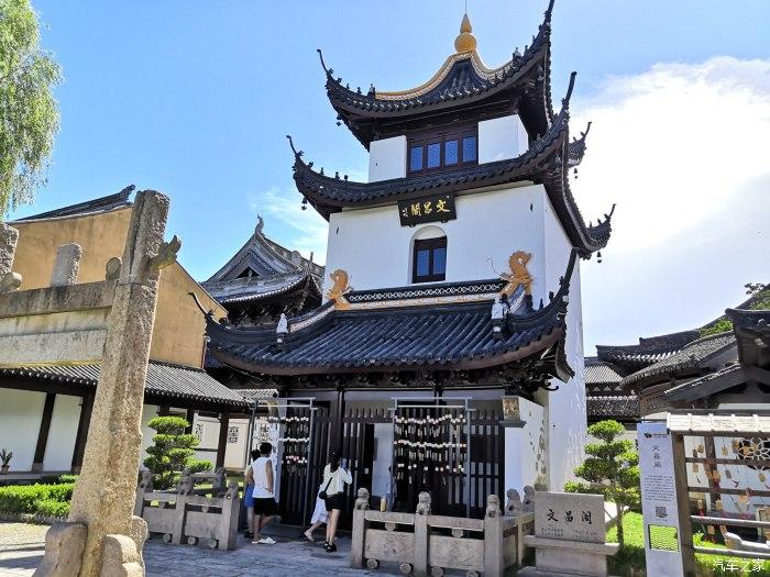 沙漠前行